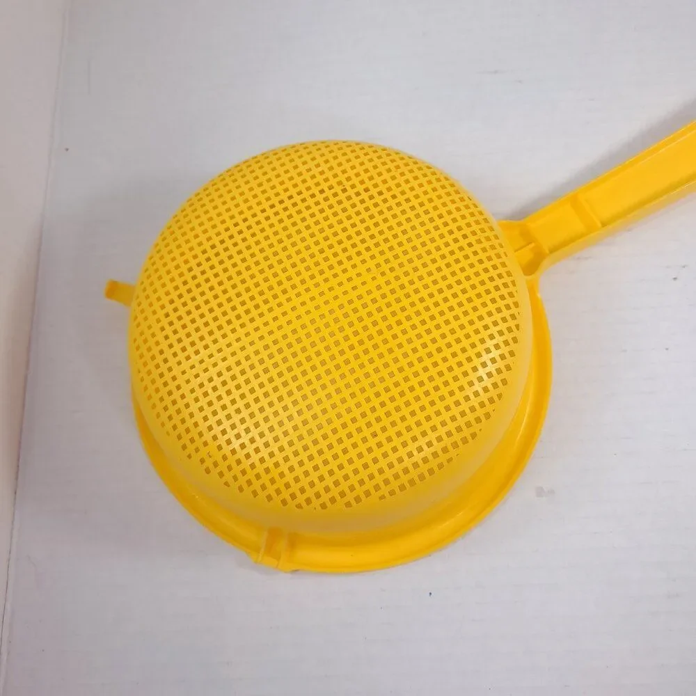 Vintage Action Ind Inc Yellow Plastic Colander Strainer Handle‎ Cheswick, PA